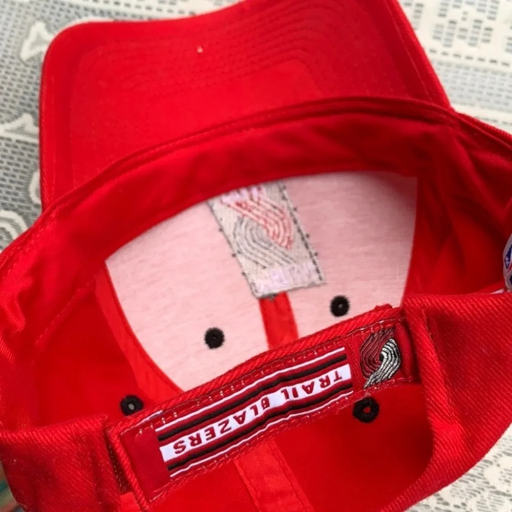 Wesley Matthews autographed cap- Portland Trailblazers Read below